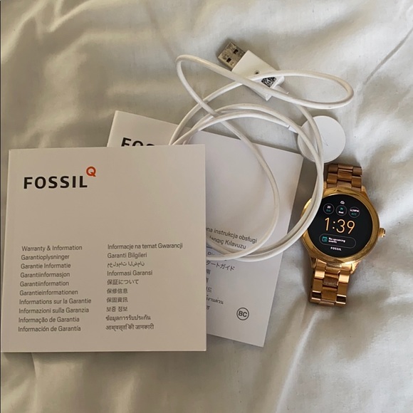 Rose Gold fossil watch - Picture 2 of 8